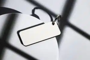 Porte-clé personnalisé entreprise connecté NFC vierge, prêt à être gravé pour un cadeau d'entreprise