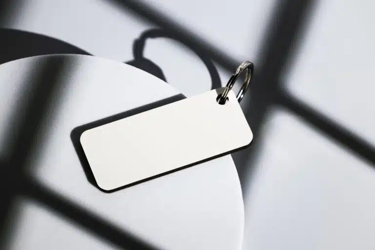 Porte-clé personnalisé entreprise connecté NFC vierge, prêt à être gravé pour un cadeau d'entreprise